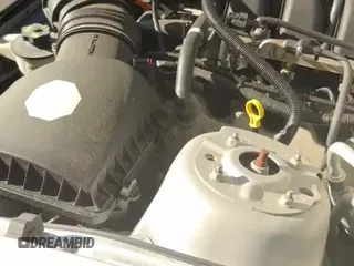 ✅ 2007 Ford Mustang GT Deluxe • VIN: 1ZVFT82H075200647 • Lot: 46796715. Wystawiony na Copart z przebiegiem 73 813 mil. Bezpłatny archiwum sprzedaży aukcyjnych z USA i szczegółowy raport historii pojazdu na DreamBid. Zdjęcie 11.