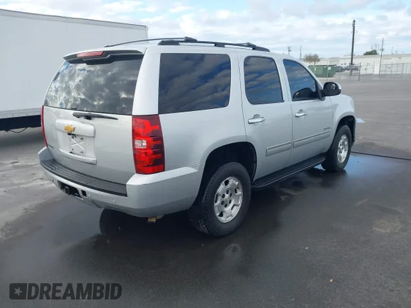 ✅ 2014 Chevrolet Tahoe LS • VIN: 1GNSKAE04ER248585 • Lot: 44025402. Wystawiony na IAAI z przebiegiem 177 280 mil. Bezpłatny archiwum sprzedaży aukcyjnych z USA i szczegółowy raport historii pojazdu na DreamBid. Zdjęcie 4.