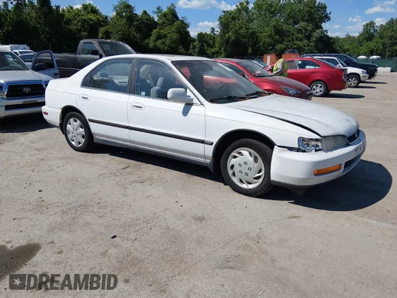 ✅ 1996 Honda Accord LX • VIN: 1HGCD5635TA150217 • Lot: 45279352. Listed on IAAI with 182,302 mi. Free auction sales archive from the USA and detailed vehicle history report at DreamBid. Image 1.