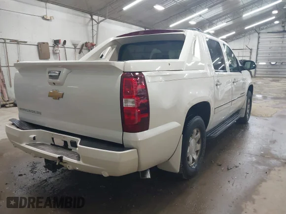 ✅ 2012 Chevrolet Avalanche LTZ • VIN: 3GNTKGE79CG270163 • Lot: 42781346. Wystawiony na IAAI z przebiegiem 78 106 mil. Bezpłatny archiwum sprzedaży aukcyjnych z USA i szczegółowy raport historii pojazdu na DreamBid. Zdjęcie 4.