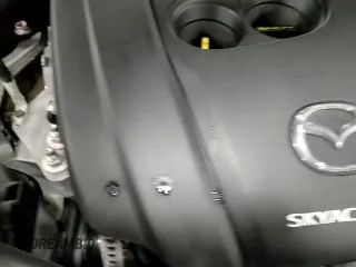 ✅ 2022 Mazda 3 S • VIN: 3MZBPAAL5NM314537 • Lot: 46342245. Wystawiony na Copart z przebiegiem 14 683 mil. Bezpłatny archiwum sprzedaży aukcyjnych z USA i szczegółowy raport historii pojazdu na DreamBid. Zdjęcie 15.