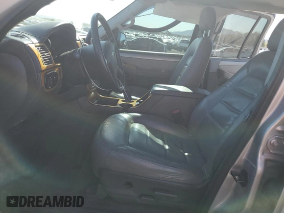 ✅ 2004 Ford Explorer XLT • VIN: 1FMDU63WX4UB53231 • Lot: 56230635. Wystawiony na Copart z przebiegiem 163 535 mil. Bezpłatny archiwum sprzedaży aukcyjnych z USA i szczegółowy raport historii pojazdu na DreamBid. Zdjęcie 7.