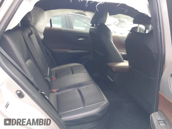 ✅ 2021 Toyota Venza LE • VIN: JTEAAAAH7MJ034895 • Lot: 42735401. Wystawiony na IAAI z przebiegiem 82 847 mil. Bezpłatny archiwum sprzedaży aukcyjnych z USA i szczegółowy raport historii pojazdu na DreamBid. Zdjęcie 8.