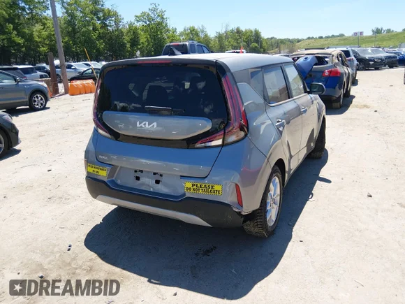 ✅ 2025 Kia Soul LX • VIN: KNDJ23AU8S7934712 • Lot: 45307260. Wystawiony na IAAI z przebiegiem 5 924 mil. Bezpłatny archiwum sprzedaży aukcyjnych z USA i szczegółowy raport historii pojazdu na DreamBid. Zdjęcie 4.