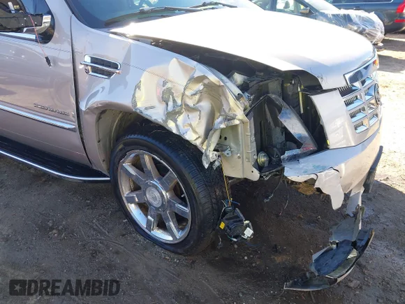 ✅ 2007 Cadillac Escalade • VIN: 1GYFK63877R349228 • Лот: 41691077. Опубликован ранее на IAAI с пробегом 159 450 миль. Бесплатный доступ к архиву аукционных продаж из США и подробный отчёт об истории автомобиля на DreamBid. Изображение 6.