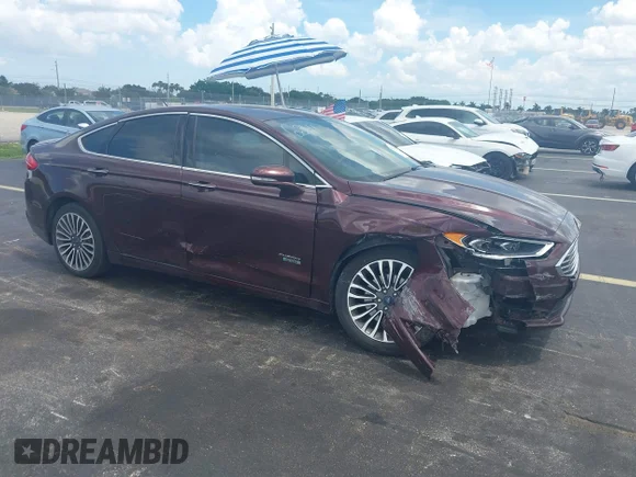 ✅ 2018 Ford Fusion Titanium • VIN: 3FA6P0SU9JR202672 • Lot: 45362792. Wystawiony na IAAI z przebiegiem 81 401 mil. Bezpłatny archiwum sprzedaży aukcyjnych z USA i szczegółowy raport historii pojazdu na DreamBid. Zdjęcie 1.