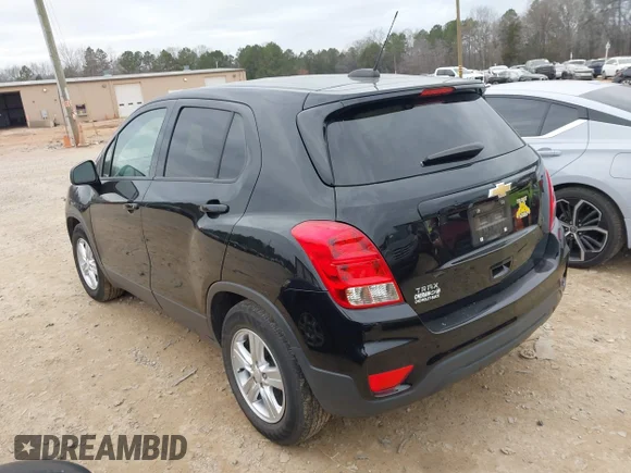 ✅ 2019 Chevrolet Trax LS • VIN: 3GNCJKSB4KL390666 • Lot: 43943626. Wystawiony na IAAI z przebiegiem 67 559 mil. Bezpłatny archiwum sprzedaży aukcyjnych z USA i szczegółowy raport historii pojazdu na DreamBid. Zdjęcie 3.