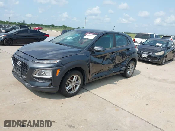 ✅ 2018 Hyundai Kona SE • VIN: KM8K12AA8JU109594 • Лот: 45413272. Опубликован ранее на IAAI с пробегом 123 806 миль. Бесплатный доступ к архиву аукционных продаж из США и подробный отчёт об истории автомобиля на DreamBid. Изображение 2.