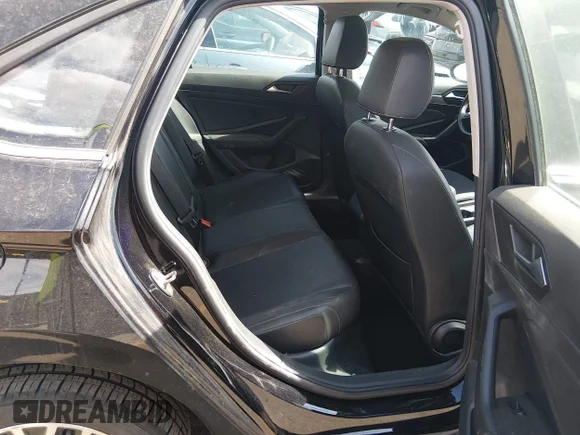 ✅ 2020 Volkswagen Jetta S • VIN: 3VWCB7BU8LM007549 • Lot: 44740241. Wystawiony na IAAI z przebiegiem 106 668 mil. Bezpłatny archiwum sprzedaży aukcyjnych z USA i szczegółowy raport historii pojazdu na DreamBid. Zdjęcie 8.
