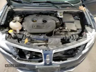 ✅ 2017 Lincoln MKC Select • VIN: 5LMTJ2DH7HUL68940 • Lot: 59793175. Wystawiony na Copart z przebiegiem 70 367 mil. Bezpłatny archiwum sprzedaży aukcyjnych z USA i szczegółowy raport historii pojazdu na DreamBid. Zdjęcie 16.