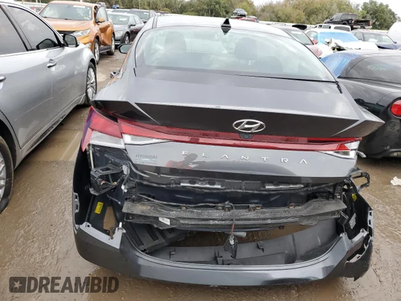 ✅ 2021 Hyundai Elantra SEL • VIN: 5NPLS4AG6MH029876 • Lot: 72117732. Wystawiony na Copart z przebiegiem 28 643 mil. Bezpłatny archiwum sprzedaży aukcyjnych z USA i szczegółowy raport historii pojazdu na DreamBid. Zdjęcie 6.
