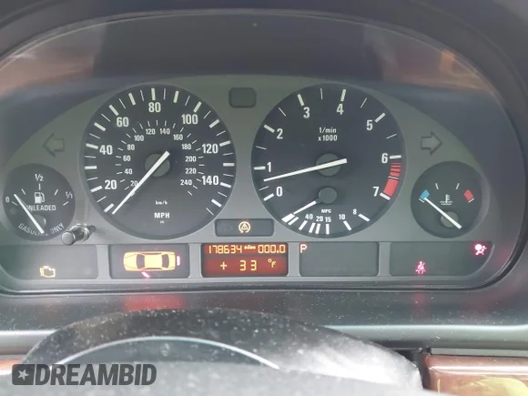 ✅ 1999 BMW 5 Series 528i • VIN: WBADM6333XBY26433 • Lot: 44095585. Wystawiony na IAAI z przebiegiem 178 634 mil. Bezpłatny archiwum sprzedaży aukcyjnych z USA i szczegółowy raport historii pojazdu na DreamBid. Zdjęcie 7.