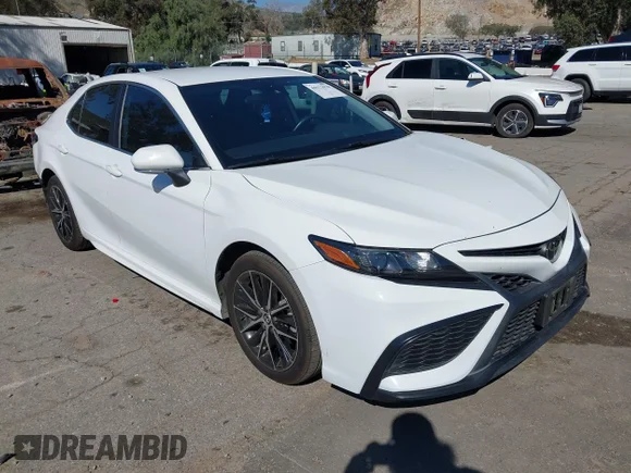✅ 2023 Toyota Camry SE • VIN: 4T1G11AK4PU743938 • Lot: 44373938. Wystawiony na IAAI z przebiegiem 33 740 mil. Bezpłatny archiwum sprzedaży aukcyjnych z USA i szczegółowy raport historii pojazdu na DreamBid. Zdjęcie 1.