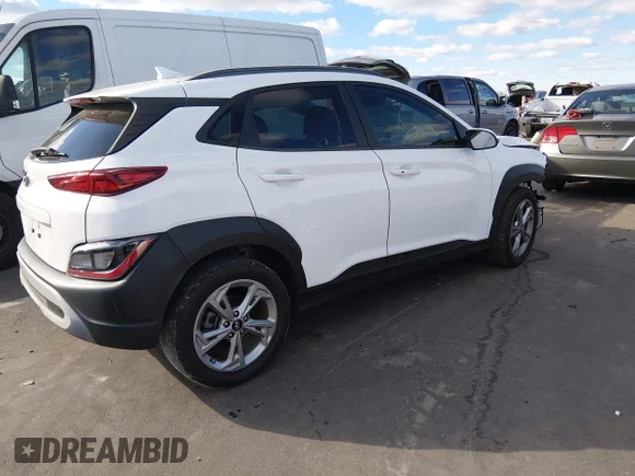 ✅ 2023 Hyundai Kona SEL • VIN: KM8K62AB8PU995032 • Lot: 43884352. Wystawiony na IAAI z przebiegiem 40 855 mil. Bezpłatny archiwum sprzedaży aukcyjnych z USA i szczegółowy raport historii pojazdu na DreamBid. Zdjęcie 4.