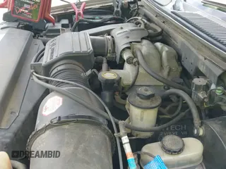 ✅ 2001 Lincoln Navigator • VIN: 5LMEU27R41LJ12030 • Лот: 42283872. Опубликован ранее на IAAI с пробегом Не указан. Бесплатный доступ к архиву аукционных продаж из США и подробный отчёт об истории автомобиля на DreamBid. Изображение 12.