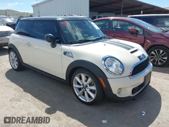 ✅ 2013 MINI Hardtop S • VIN: WMWSV3C50DT477709 • Lot: 44836144. Wystawiony na IAAI z przebiegiem 228 054 mil. Bezpłatny archiwum sprzedaży aukcyjnych z USA i szczegółowy raport historii pojazdu na DreamBid. Zdjęcie 1.