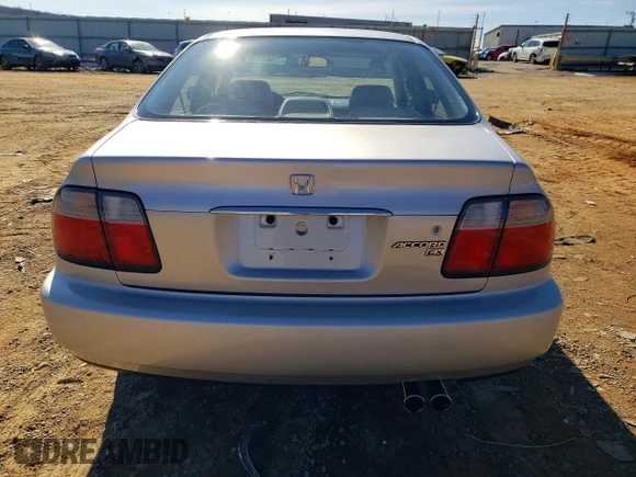 ✅ 1996 Honda Accord EX • VIN: 1HGCD5668TA091481 • Lot: 77567455. Wystawiony na Copart z przebiegiem 287 293 mil. Bezpłatny archiwum sprzedaży aukcyjnych z USA i szczegółowy raport historii pojazdu na DreamBid. Zdjęcie 6.