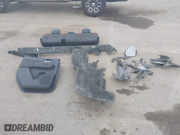 ✅ 2025 Chevrolet Colorado 4WD Z71 • VIN: 1GCPTDEK0S1175997 • Lot: 44331355. Wystawiony na IAAI z przebiegiem 18 109 mil. Bezpłatny archiwum sprzedaży aukcyjnych z USA i szczegółowy raport historii pojazdu na DreamBid. Zdjęcie 12.