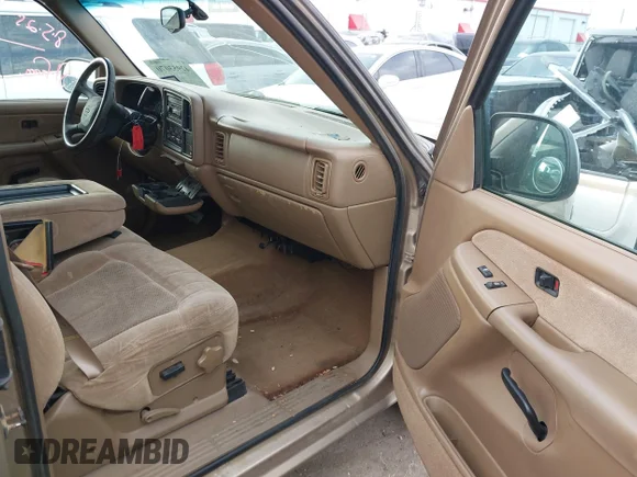✅ 2000 Chevrolet Silverado 1500 LS • VIN: 2GCEC19V4Y1374130 • Лот: 42953070. Опубліковано раніше на IAAI з пробігом 153 252 миль. Безкоштовний доступ до архіву аукціонних продажів зі США та докладний звіт про історію автомобіля на DreamBid. Зображення 5.