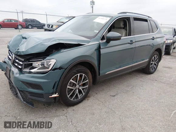 ✅ 2020 Volkswagen Tiguan SE • VIN: 3VV3B7AX5LM015561 • Lot: 44768379. Wystawiony na IAAI z przebiegiem 114 143 mil. Bezpłatny archiwum sprzedaży aukcyjnych z USA i szczegółowy raport historii pojazdu na DreamBid. Zdjęcie 18.