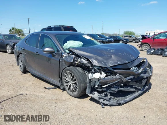 ✅ 2023 Toyota Camry SE • VIN: 4T1G11AK3PU729190 • Лот: 45077988. Опубликован ранее на IAAI с пробегом 27 350 миль. Бесплатный доступ к архиву аукционных продаж из США и подробный отчёт об истории автомобиля на DreamBid. Изображение 1.