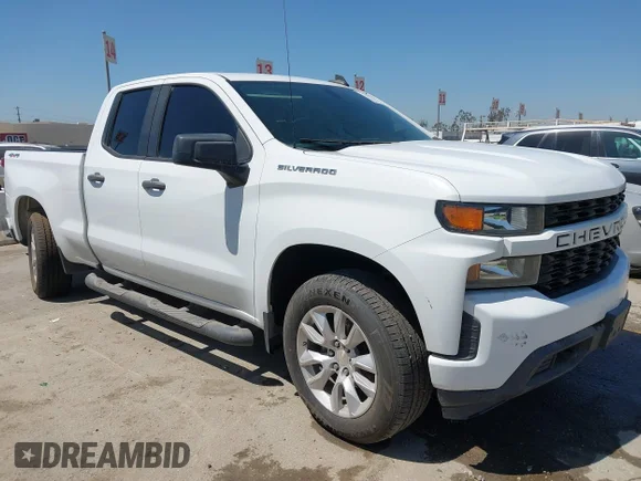 ✅ 2020 Chevrolet Silverado 1500 Custom • VIN: 1GCRYBEK8LZ216507 • Лот: 41748964. Опубликован ранее на IAAI с пробегом 61 899 миль. Бесплатный доступ к архиву аукционных продаж из США и подробный отчёт об истории автомобиля на DreamBid. Изображение 1.
