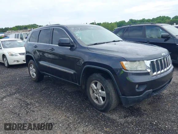 ✅ 2013 Jeep Grand Cherokee Laredo • VIN: 1C4RJEAG7DC569476 • Lot: 45331643. Wystawiony na IAAI z przebiegiem 245 611 mil. Bezpłatny archiwum sprzedaży aukcyjnych z USA i szczegółowy raport historii pojazdu na DreamBid. Zdjęcie 1.