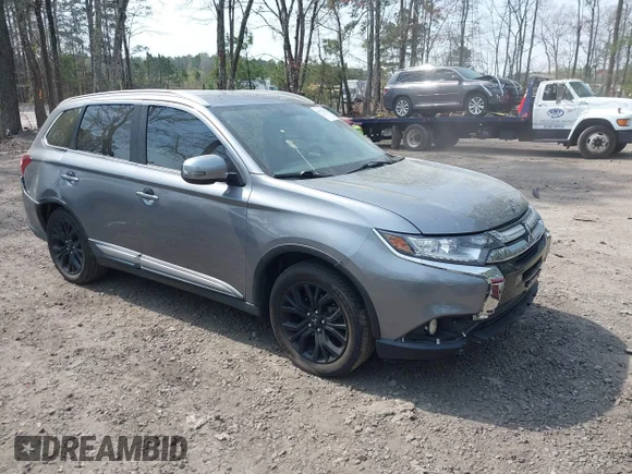 ✅ 2017 Mitsubishi Outlander SE • VIN: JA4AD3A3XHZ028909 • Lot: 44715382. Wystawiony na IAAI z przebiegiem 93 519 mil. Bezpłatny archiwum sprzedaży aukcyjnych z USA i szczegółowy raport historii pojazdu na DreamBid. Zdjęcie 1.