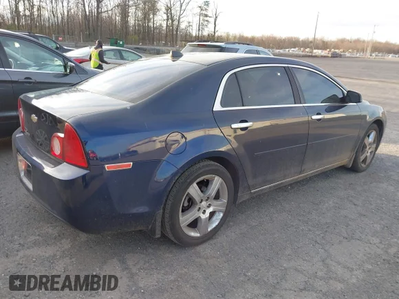 ✅ 2012 Chevrolet Malibu 1LT • VIN: 1G1ZC5E02CF242416 • Lot: 44699725. Wystawiony na IAAI z przebiegiem 200 293 mil. Bezpłatny archiwum sprzedaży aukcyjnych z USA i szczegółowy raport historii pojazdu na DreamBid. Zdjęcie 4.
