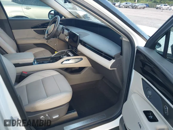 ✅ 2024 Lincoln Nautilus Premiere • VIN: 5LMPJ8J4XRJ815611 • Lot: 43398026. Wystawiony na IAAI z przebiegiem 13 234 mil. Bezpłatny archiwum sprzedaży aukcyjnych z USA i szczegółowy raport historii pojazdu na DreamBid. Zdjęcie 5.