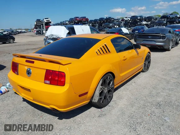 ✅ 2008 Ford Mustang GT Deluxe • VIN: 1ZVHT82H885149991 • Lot: 41659094. Wystawiony na IAAI z przebiegiem 140 534 mil. Bezpłatny archiwum sprzedaży aukcyjnych z USA i szczegółowy raport historii pojazdu na DreamBid. Zdjęcie 4.