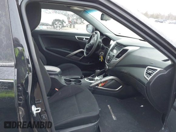 ✅ 2016 Hyundai Veloster • VIN: KMHTC6AD2GU301831 • Lot: 44302472. Wystawiony na IAAI z przebiegiem 105 916 mil. Bezpłatny archiwum sprzedaży aukcyjnych z USA i szczegółowy raport historii pojazdu na DreamBid. Zdjęcie 5.