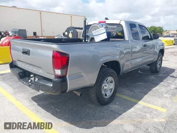 ✅ 2021 Toyota Tacoma SR • VIN: 3TYRX5GN8MT023292 • Lot: 44794338. Wystawiony na IAAI z przebiegiem 140 177 mil. Bezpłatny archiwum sprzedaży aukcyjnych z USA i szczegółowy raport historii pojazdu na DreamBid. Zdjęcie 4.