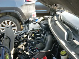 ✅ 2022 Lincoln Corsair Standard • VIN: 5LMCJ1C98NUL05135 • Lot: 41429274. Wystawiony na IAAI z przebiegiem 45 743 mil. Bezpłatny archiwum sprzedaży aukcyjnych z USA i szczegółowy raport historii pojazdu na DreamBid. Zdjęcie 19.