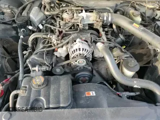 ✅ 2000 Ford Crown Victoria Police Interceptor • VIN: 2FAFP71W9YX101655 • Lot: 84666134. Listed on Copart with 180,034 mi. Free auction sales archive from the USA and detailed vehicle history report at DreamBid. Image 13.