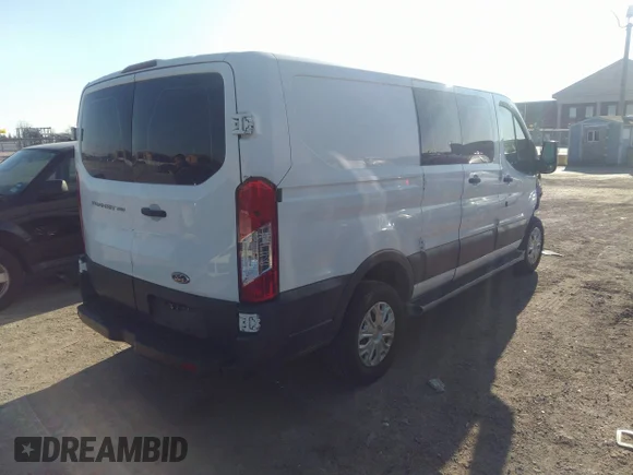✅ 2015 Ford Transit Cargo • VIN: 1FTNR1ZM4FKA76650 • Лот: 42037082. Опубліковано раніше на IAAI з пробігом 252 430 миль. Безкоштовний доступ до архіву аукціонних продажів зі США та докладний звіт про історію автомобіля на DreamBid. Зображення 4.