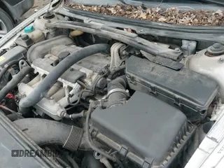 ✅ 2005 Volvo S80 • VIN: YV1TS592X51407215 • Lot: 41519497. Wystawiony na IAAI z przebiegiem 156 666 mil. Bezpłatny archiwum sprzedaży aukcyjnych z USA i szczegółowy raport historii pojazdu na DreamBid. Zdjęcie 20.