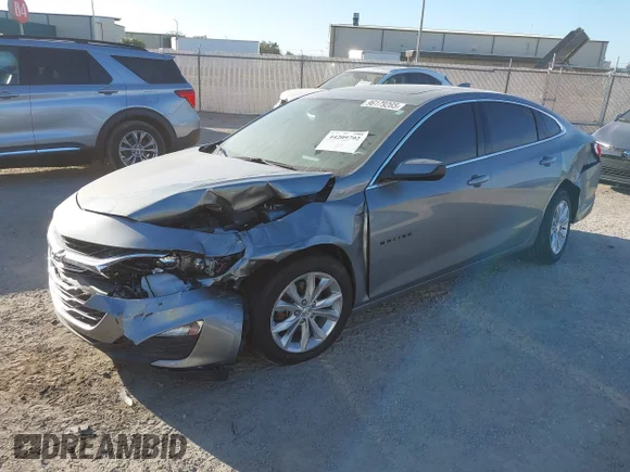 ✅ 2024 Chevrolet Malibu LT • VIN: 1G1ZD5ST4RF189450 • Lot: 44209792. Wystawiony na IAAI z przebiegiem 11 321 mil. Bezpłatny archiwum sprzedaży aukcyjnych z USA i szczegółowy raport historii pojazdu na DreamBid. Zdjęcie 2.