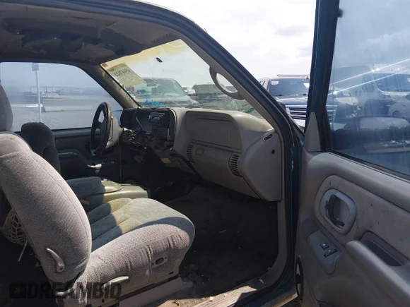 ✅ 1997 Chevrolet Silverado 1500 • VIN: 2GCEK19R2V1129912 • Лот: 45447622. Опубліковано раніше на IAAI з пробігом 264 355 миль. Безкоштовний доступ до архіву аукціонних продажів зі США та докладний звіт про історію автомобіля на DreamBid. Зображення 5.