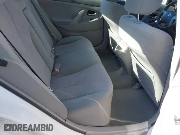 ✅ 2011 Toyota Camry LE • VIN: 4T4BF3EK6BR171321 • Lot: 44058150. Wystawiony na IAAI z przebiegiem 147 327 mil. Bezpłatny archiwum sprzedaży aukcyjnych z USA i szczegółowy raport historii pojazdu na DreamBid. Zdjęcie 8.