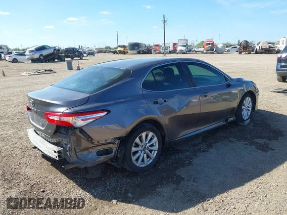 ✅ 2018 Toyota Camry LE • VIN: 4T1B11HK5JU067569 • Lot: 43684732. Wystawiony na IAAI z przebiegiem 124 373 mil. Bezpłatny archiwum sprzedaży aukcyjnych z USA i szczegółowy raport historii pojazdu na DreamBid. Zdjęcie 4.
