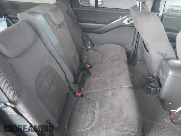 ✅ 2005 Nissan Pathfinder LE • VIN: 5N1AR18U45C788435 • Lot: 45092979. Wystawiony na IAAI z przebiegiem 172 086 mil. Bezpłatny archiwum sprzedaży aukcyjnych z USA i szczegółowy raport historii pojazdu na DreamBid. Zdjęcie 8.