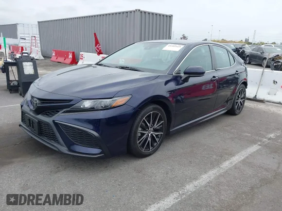 ✅ 2021 Toyota Camry SE • VIN: 4T1G11AK4MU484038 • Lot: 45502169. Listed on IAAI with 72,428 mi. Free auction sales archive from the USA and detailed vehicle history report at DreamBid. Image 17.