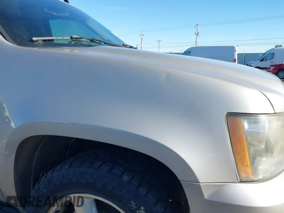 ✅ 2007 Chevrolet Tahoe LT • VIN: 1GNFK13047R283005 • Lot: 44204403. Wystawiony na IAAI z przebiegiem 185 975 mil. Bezpłatny archiwum sprzedaży aukcyjnych z USA i szczegółowy raport historii pojazdu na DreamBid. Zdjęcie 6.