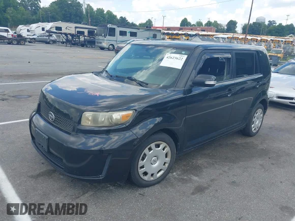 ✅ 2008 Scion xB • VIN: JTLKE50E581059039 • Lot: 42623622. Wystawiony na IAAI z przebiegiem 214 480 mil. Bezpłatny archiwum sprzedaży aukcyjnych z USA i szczegółowy raport historii pojazdu na DreamBid. Zdjęcie 2.