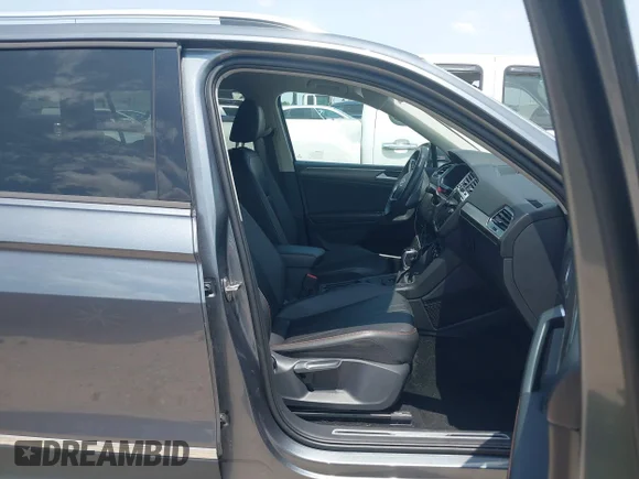 ✅ 2024 Volkswagen Tiguan SE • VIN: 3VV3B7AX4RM204081 • Lot: 45477160. Listed on IAAI with Not provided. Free auction sales archive from the USA and detailed vehicle history report at DreamBid. Image 5.
