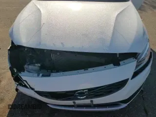 ✅ 2017 Volvo V60 • VIN: YV440MWK4H1026833 • Лот: 84893345. Опубликован ранее на Copart с пробегом 77 862 миль. Бесплатный доступ к архиву аукционных продаж из США и подробный отчёт об истории автомобиля на DreamBid. Изображение 13.