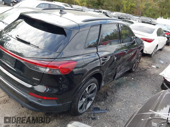 ✅ 2024 Audi Q4 e-tron Premium Plus • VIN: WA1L2BFZ0RP030428 • Лот: 43410899. Опубліковано раніше на IAAI з пробігом 19 012 миль. Безкоштовний доступ до архіву аукціонних продажів зі США та докладний звіт про історію автомобіля на DreamBid. Зображення 4.
