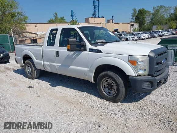 ✅ 2014 Ford F-250 XL • VIN: 1FT7X2A63EEA93423 • Lot: 43249554. Wystawiony na IAAI z przebiegiem 405 136 mil. Bezpłatny archiwum sprzedaży aukcyjnych z USA i szczegółowy raport historii pojazdu na DreamBid. Zdjęcie 1.