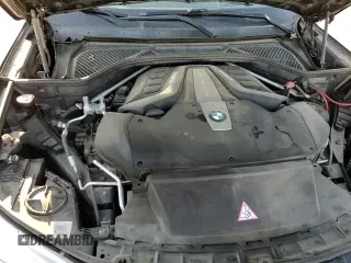 ✅ 2018 BMW X5 xDrive50i • VIN: 5UXKR6C53J0U14933 • Lot: 61639305. Wystawiony na Copart z przebiegiem 84 896 mil. Bezpłatny archiwum sprzedaży aukcyjnych z USA i szczegółowy raport historii pojazdu na DreamBid. Zdjęcie 14.